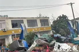 江苏两地发生强龙卷风图片