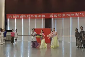 幸福的童年治愈一生 舞台剧《少年苏东坡》“六一”眉山上演图片
