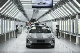 外媒：2025年中国新能源车销量有望首超油车图片