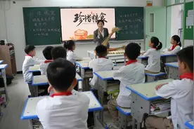 第44个世界粮食日｜爱惜粮食 从小做起图片