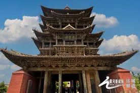 屋檐上的文脉丨“半截插进云里头”的万荣飞云楼图片