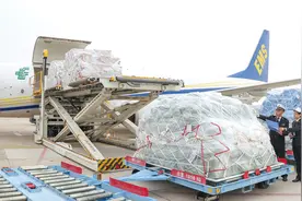 晋品出海有了“泉”新航线 泉州—克拉克国际货运航线昨日首航图片