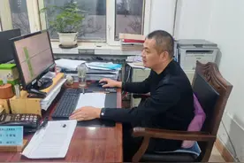 记韩家园林业局第六届劳动模范车明旭图片