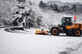 紧急除雪显担当！陕西部分高速收费站入口临时管控图片