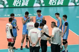 中韩男排对抗赛第二回合 中国队3比1获得胜利图片