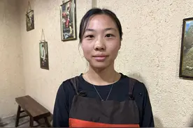 捡到4万块现金和百万存折，聊城这名服务员婉拒失主现金感谢图片