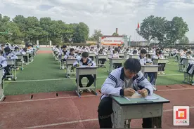 自贡市第十九中学校：硬笔流书韵 纸上写芳华图片