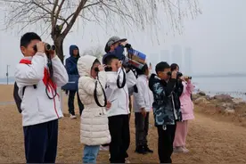 拥抱美丽自然，践行湿地保护，砂子塘小学“世界湿地日”实践活动走进松雅湖图片