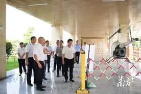 开学第一天，东莞石龙全力护航开学季图片