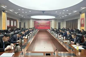 寒潮、降雪齐袭！济南公交提前部署，备战应对低温雨雪天气图片