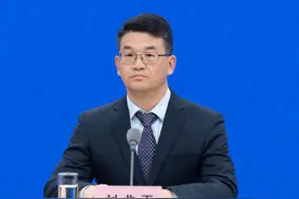 国家卫健委：冰箱不是食品的保险箱，在冰箱大量“囤”食物不可取图片
