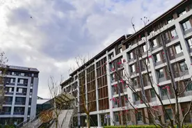 即墨一中新校区启用，新中式风格展现百年老校文化底蕴图片