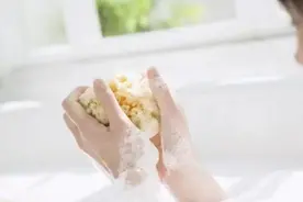 洗澡后总是皮肤瘙痒？打开冬季洗澡的正确方式图片