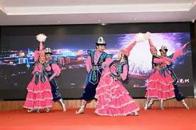 “走进中国西极，跨越昆仑天山”旅游推介会在重庆举行图片