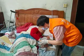 成都：“长护险”托起失能老人希望图片