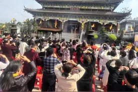 ‌“中华龙腾·封坛祈愿”大型文化活动在南宁柳沙半岛公园举行图片