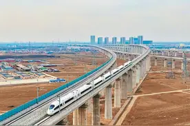 十年十记 瓣瓣同心 | 一条城际铁路，拉动三地快跑图片