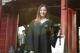“北大校花+雅礼学霸”彭高唱北漂13年后，回长沙卖臭豆腐图片