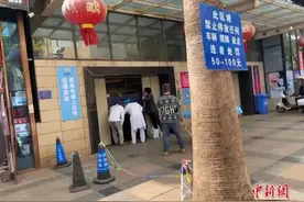 电梯连冲17层致7岁男孩多处骨折！电梯故障时这样做可救命图片