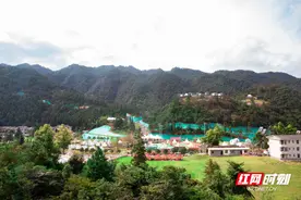 郴州又添一度假打卡新地标！五盖山国际森林康养度假区试营业图片