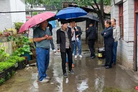 【政协工作】禄祎到盘州市石桥镇果榔村调研督导地质灾害防治工作图片