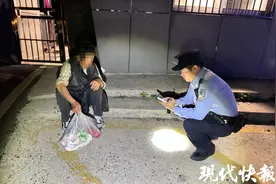 大妈离家出走徒步60多公里，热心市民报警帮他回家图片