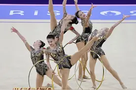 奥运时刻丨中国金花创造历史！夺得艺术体操团体全能金牌图片