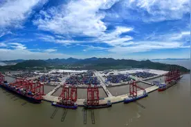 宁波舟山港大浦口集装箱码头所有泊位全部实现口岸开放图片