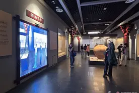 阿克苏的博物馆里，数字化文物让老外入了迷图片