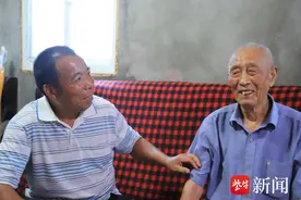为照顾患病的岳父一家老小，男子主动“倒插门”30多年图片