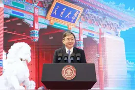 上海交大迎来12486名研究生，校长丁奎岭寄语“求学问，需学问”图片