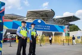 跨度16天，日均超16小时……大师赛背后，一抹亮眼的“守护蓝”！图片