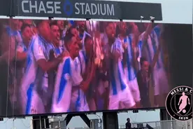 冠绝天下🏆！迈阿密主场播放短片，3分钟回顾梅西过往45冠历程图片