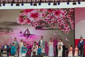 太奶奶、重孙同台汉服表演，这些“美好音乐之家”欢乐温馨图片