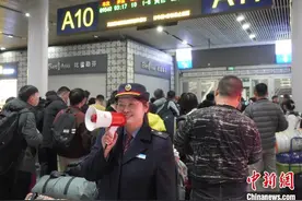 （新春走基层）广州南站开启春运“通宵”模式图片