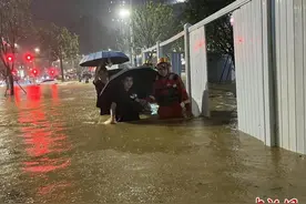 广东660个镇街遭遇暴雨 深圳东湖街道降雨量超500毫米图片