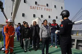 舟山“返乡团圆通道”，让远洋船员尽快回家过年！图片