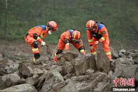 四川筠连县山体滑坡救援现场：“有一线希望就拼尽全力”图片