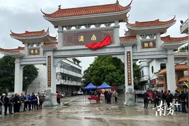 均安南浦：党建引领聚合力，重建牌坊迎新春图片