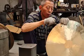 “铁匠之乡”章丘小村造出高端铜器，飞向世界各地舞台图片