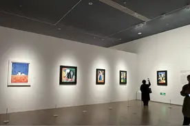 一场“看得懂”的抽象艺术风暴 成美跨年大展开幕图片