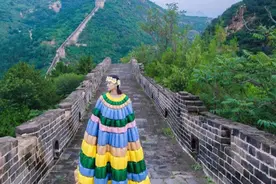 在欧洲卖2万元一件的羽绒服出自浙江平湖，这算是国产奢侈品牌？图片