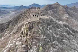 河北秦皇岛：春到古长城图片