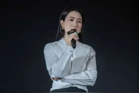 演员马苏回应“事业低谷期”：只要不下桌，就总能吃上饭图片