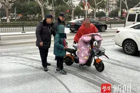 南京江北新区：除了“硬核”扫雪除冰，还有这些温暖瞬间图片