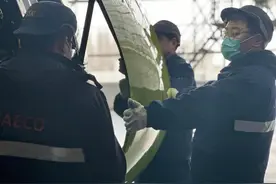 新春走基层｜为飞机“体检”的维修工程师图片