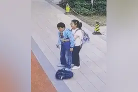 6秒！12岁女孩用一个动作救了同学图片