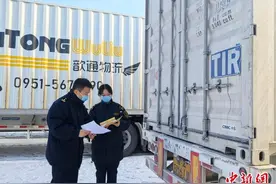 宁夏首票国际公路运输（TIR）货物运往乌兹别克斯坦图片