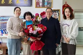 情暖春日 共话发展——济南市皮肤病防治院看望退休干部刘振华老院长图片