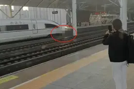 余姚北站一乘客跳轨撞上进站高铁，官方回复：目前无生命危险图片